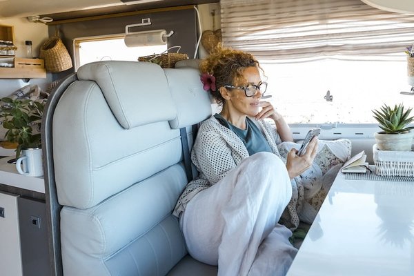 Les campings 5 étoiles en Ardèche offrent-ils un accès Wi-Fi gratuit ?