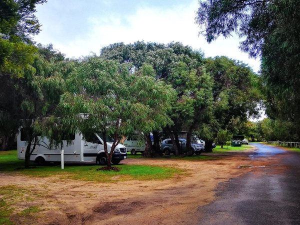 Quels sont les points forts du Camping Le Garrigon en termes de services ?